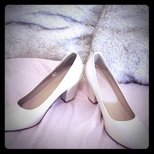 Size 9 cream high heals